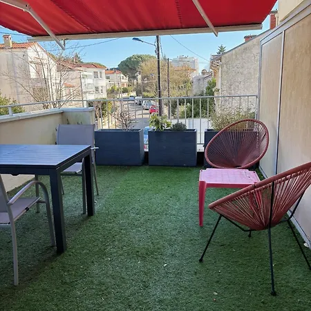 Les Pieds Dans L'eau *