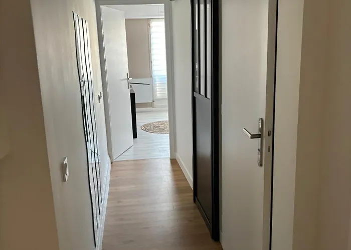 Les Pieds Dans L'eau